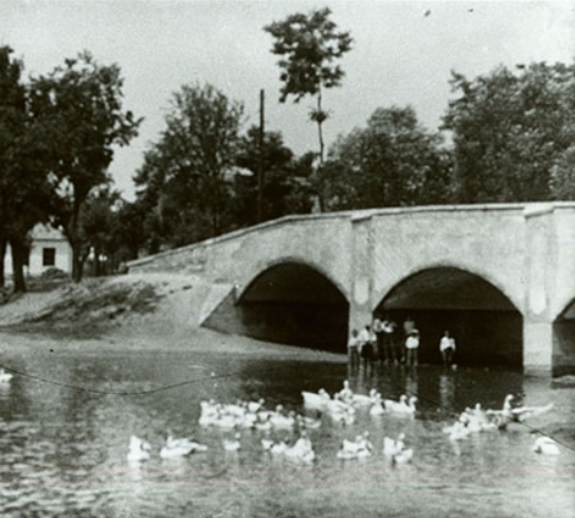Most Trolasky v minulosti, Leopoldov Zdroj: Mesto Leopoldov