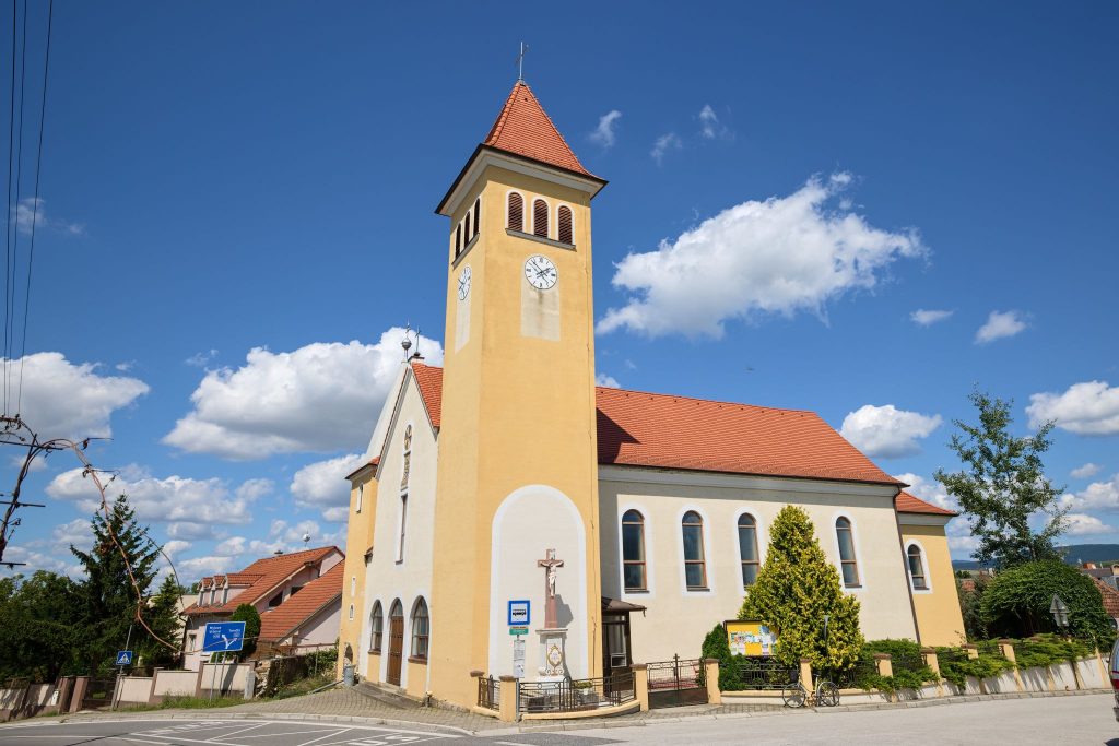 Kostol sv. Martina, Banka Autor: Vladimír Miček
