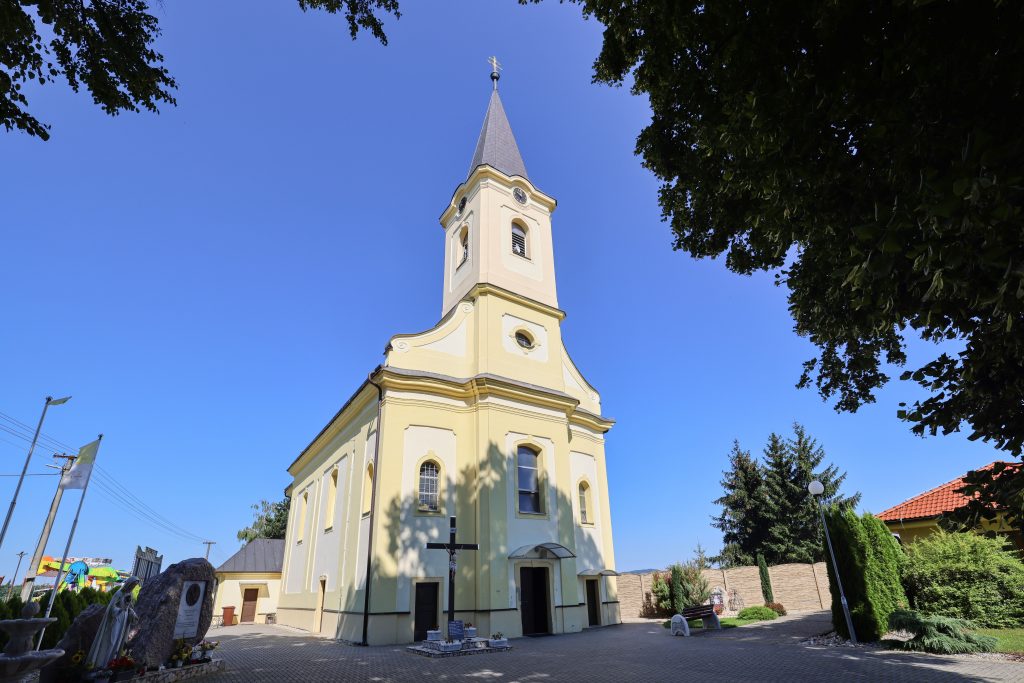 Farský kostol sv. Vavrinca, Borovce Autor: Vladimír Miček