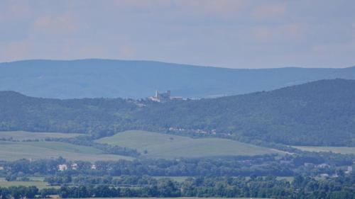 Výhľad na hrad Tematín z Kostolca v Ducovom Autor: Vladimír Miček